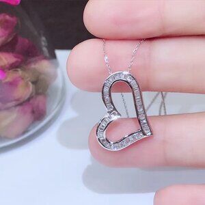 New Heart-Shaped 18K White Gold Diamond Necklace